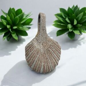 🔹️From India To You 🔹️Beaded Silver Shell-Shaped Evening Made in India Bag